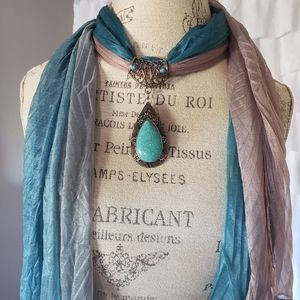 SCARF WITH SILVER /TURQUOISE TONE BROOCH
